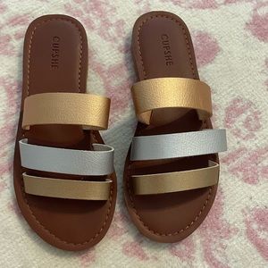 Cupshe never worn Olympia 3 strap slides Size 6